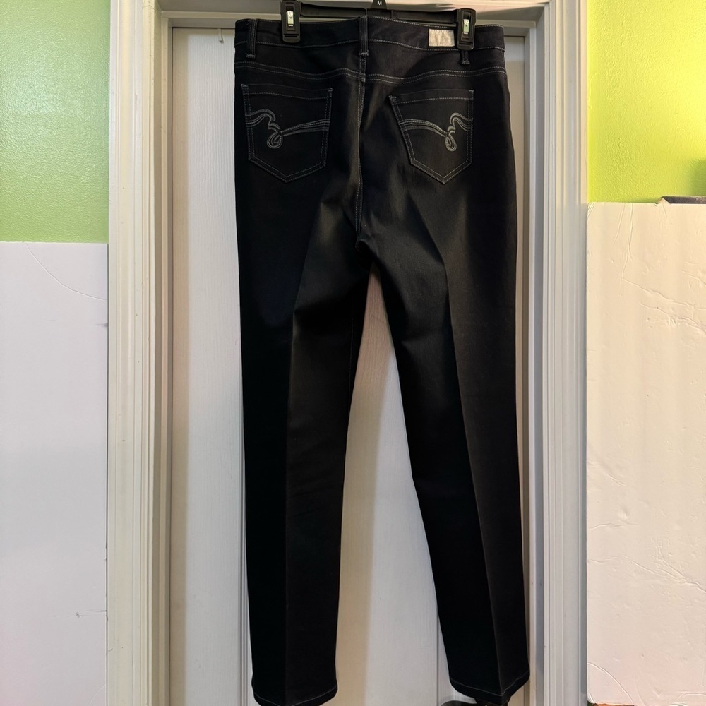 Bandolino Slightly Tapered Leg Black Jeans - Picture 3 of 7